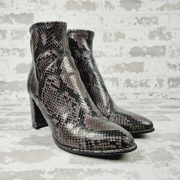 Marc Fisher Dyvine Snake Print Block Heel Zip Up Ankle Booties V695 - Picture 4 of 14